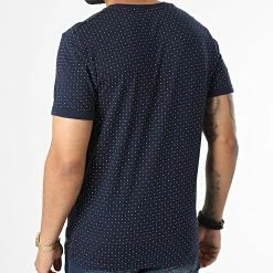 Meilleure affaire ⭐ Tee 👚 Shirt Blubillion Bleu Marine Blanc de Jack And Jones ✔️ -Jack And Jones Soldes deeluxe 334061 12219846 NAVY BLAZER AOP 20220826T144623 04