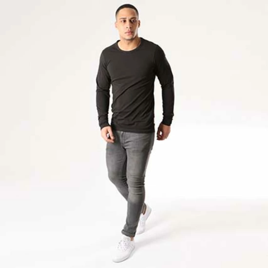 Meilleur prix 😉 Tee 👚 Shirt Manches Longues O Neck Noir de Jack And Jones 🔥 2 Meilleur prix 😉 Tee 👚 Shirt Manches Longues O Neck Noir de Jack And Jones 🔥 – Image 2