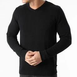 Promo ⌛ Sweat Col V Basic Noir de Jack And Jones ❤️ -Jack And Jones Soldes jack and jones 243601 12137194 BLACK 20201203T142545 03
