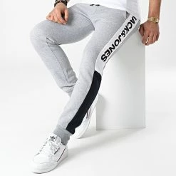 Sortie 🛒 Pantalon Jogging A Bandes Will Logo Blocking Gris Chiné de Jack And Jones ❤️ -Jack And Jones Soldes jack and jones 256419 12197199 LIGHT GREY MELANGE 20210312T160521 03