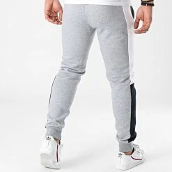 Sortie 🛒 Pantalon Jogging A Bandes Will Logo Blocking Gris Chiné de Jack And Jones ❤️ -Jack And Jones Soldes jack and jones 256419 12197199 LIGHT GREY MELANGE 20210312T160523 04