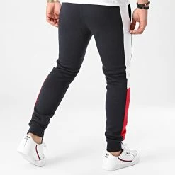 Meilleure affaire 😍 Pantalon Jogging Tricolore A Bandes Will Logo Blocking 12197199 Bleu Marine de Jack And Jones 🤩 -Jack And Jones Soldes jack and jones 260807 12197199 NAVY BLAZER 20210414T163008 04