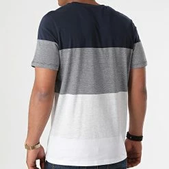 Acheter 😉 Tee 👚 Shirt Laguna Strife Bleu Marine Gris Chiné Blanc de Jack And Jones ✨ -Jack And Jones Soldes jack and jones 267318 12188227 NAVY BLAZER 20210528T135736 04