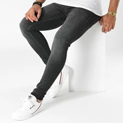 Les meilleures critiques de 🛒 Jean Super Skinny Tom Original Noir de Jack And Jones 🧨 -Jack And Jones Soldes jack and jones 278334 12195602 BLACK DENIM 20210813T140311 03