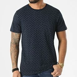 Acheter 👍 Tee 👚 Shirt Poche Jack Detail Bleu Marine de Jack And Jones 🎁 -Jack And Jones Soldes jack and jones 296031 12201314 NAVY BLAZER FULL BODY 20211220T161509 03
