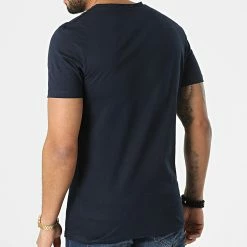 Tout neuf 🥰 Tee 👚 Shirt Shark Bleu Marine Orange de Jack And Jones ⭐ -Jack And Jones Soldes jack and jones 296105 12205022 NAVY BLAZER CHILI 20211220T161559 04