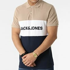 Budget 😍 Polo Manches Courtes Logo Blocking Beige Bleu Marine Blanc de Jack And Jones 🥰 -Jack And Jones Soldes jack and jones 299169 12199253 CROCKERY NAVY BLAZER 20220125T160348 03