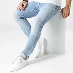 Vente flash ✨ Jean Regular Fit Clark Original Bleu Wash de Jack And Jones ⌛ 6 Vente flash ✨ Jean Regular Fit Clark Original Bleu Wash de Jack And Jones ⌛ -Jack And Jones Soldes jack and jones 302877 12211206 BLUE DENIM 20220217T161952 03