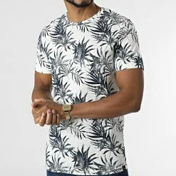 Nouveau ⭐ Tee 👕 Shirt Bloomer Blanc Floral de Jack And Jones 🔥 -Jack And Jones Soldes jack and jones 312624 12205772 CLOUD DANCER 20220407T152350 03