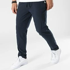 Les meilleures critiques de 🤩 Pantalon Chino Ace Breeze Bleu Marine de Jack And Jones ⭐