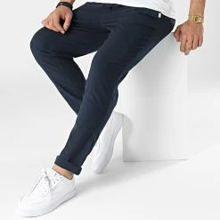 Les meilleures critiques de 🤩 Pantalon Chino Ace Breeze Bleu Marine de Jack And Jones ⭐ 6 Les meilleures critiques de 🤩 Pantalon Chino Ace Breeze Bleu Marine de Jack And Jones ⭐ -Jack And Jones Soldes jack and jones 313700 12195472 DARK NAVY 20220415T142747 03