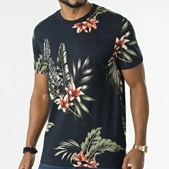 Coupon ✔️ Tee 👚 Shirt Tropic Bleu Marine Floral de Jack And Jones 💯