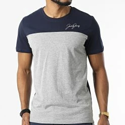 Tout neuf 🛒 Ensemble Tee 👕 Shirt Et Short Jogging Blocking Gris Chiné Bleu Marine de Jack And Jones ✨ -Jack And Jones Soldes jack and jones 320184 12218782 NAVY BLAZER W SHORTS 20220524T150634 03