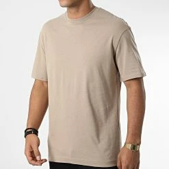 Les meilleures critiques de 💯 Tee 👕 Shirt Relaxed Beige de Jack And Jones 🤩