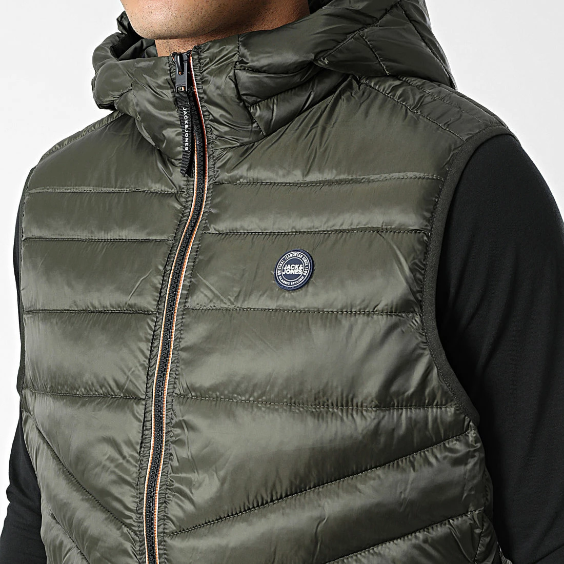 Offres ❤️ Doudoune Capuche Sans Manches Hero Vert Kaki de Jack And Jones 💯 2 Offres ❤️ Doudoune Capuche Sans Manches Hero Vert Kaki de Jack And Jones 💯 – Image 2