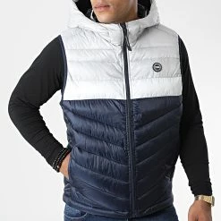 Sortie 🥰 Doudoune Capuche Sans Manches Hero Camel Gris Clair Bleu Marine de Jack And Jones 🥰 -Jack And Jones Soldes jack and jones 326220 12211789 NAVY BLAZER GLACIER 20220706T155335 03