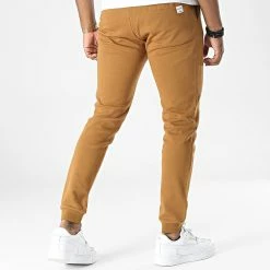 De gros 🤩 Pantalon Jogging Will Newbasic Camel de Jack And Jones 🛒 -Jack And Jones Soldes jack and jones 327518 12211027 RUBBER 20220712T160413 04