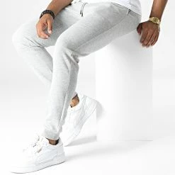 Les meilleures critiques de 👍 Pantalon Jogging Will Newbasic Gris Chiné de Jack And Jones ⭐ -Jack And Jones Soldes jack and jones 327520 12211027 LIGHT GREY MEL 20220712T160625 03