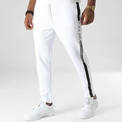 De gros ✔️ Pantalon Jogging A Bande Ace Adam Blanc de Jack And Jones 👏
