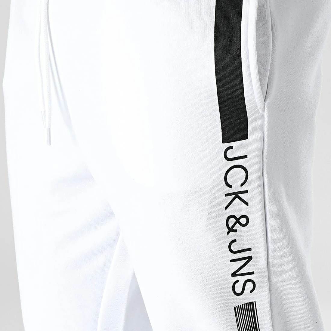 De gros ✔️ Pantalon Jogging A Bande Ace Adam Blanc de Jack And Jones 👏 2 De gros ✔️ Pantalon Jogging A Bande Ace Adam Blanc de Jack And Jones 👏 – Image 2