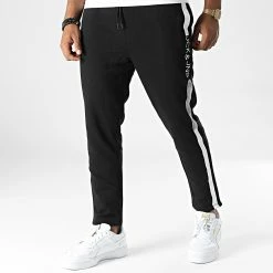 Meilleure vente 🔔 Pantalon Jogging A Bande Ace Adam Noir de Jack And Jones 😉