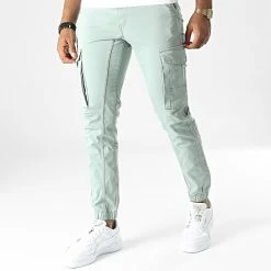 Les meilleures critiques de 🤩 Jogger Pant Paul Flake Gris Vert de Jack And Jones 👏