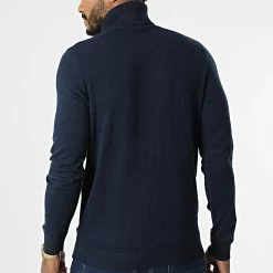 Budget 💯 Pull Col Roulé Emil Bleu Marine de Jack And Jones 💯 7 Budget 💯 Pull Col Roulé Emil Bleu Marine de Jack And Jones 💯 -Jack And Jones Soldes jack and jones 328682 12157417 NAVY BLAZER 20220721T160417 04