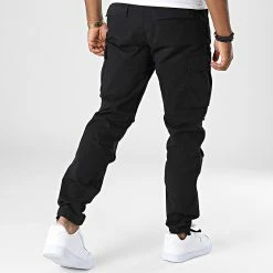 Remise ✔️ Pantalon Cargo Ace Tucker Noir de Jack And Jones 🎉 -Jack And Jones Soldes jack and jones 336086 12216664 BLACK SOLID 20220915T153003 04