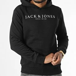 Les meilleures critiques de ⭐ Sweat Capuche August Logo Noir de Jack And Jones ✨ -Jack And Jones Soldes jack and jones 336852 12221967 BLACK 20220916T154930 03