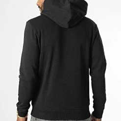 Les meilleures critiques de ⭐ Sweat Capuche August Logo Noir de Jack And Jones ✨ -Jack And Jones Soldes jack and jones 336852 12221967 BLACK 20220916T154932 04