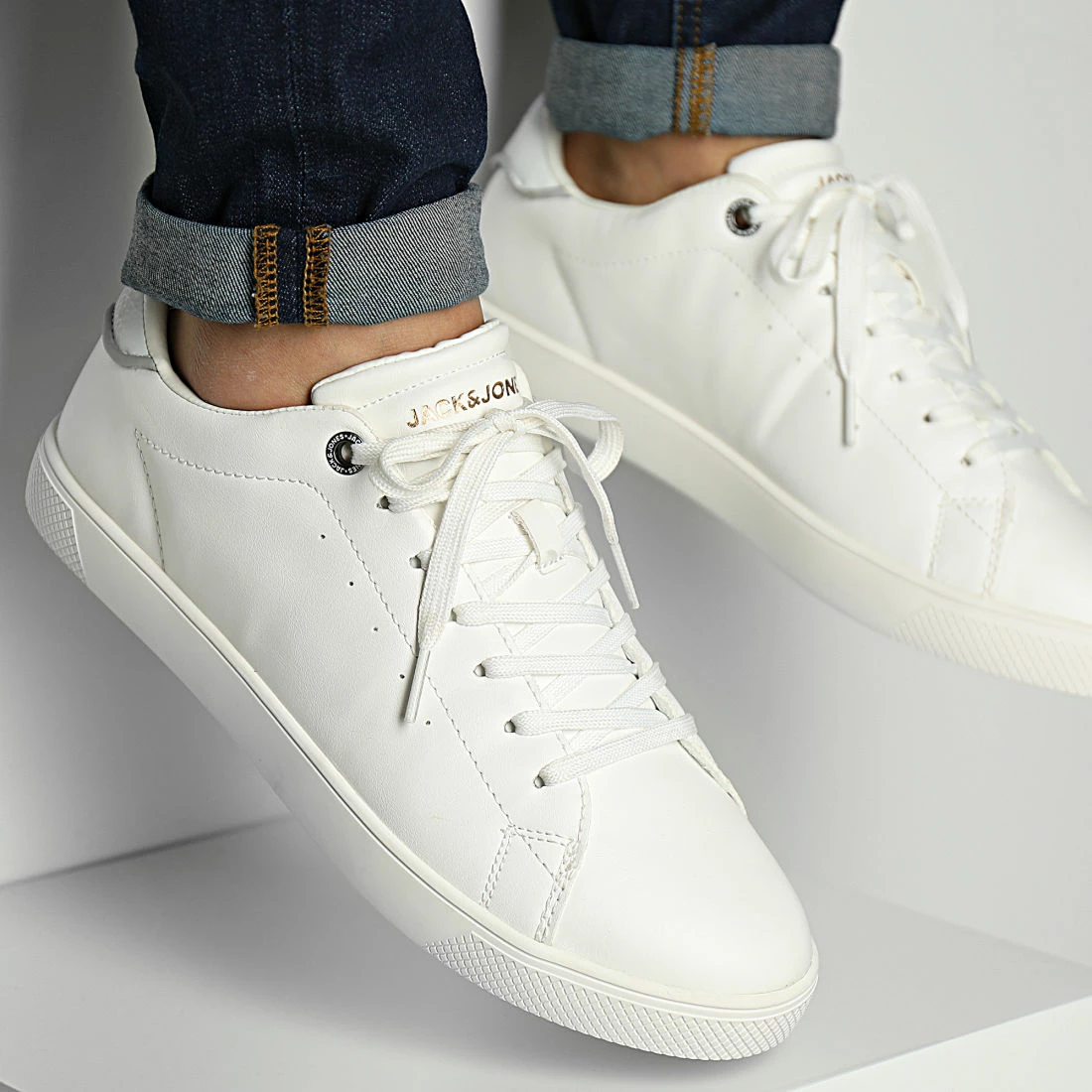 Coupon ⭐ Baskets Knox 12215694 White Vapor Blue de Jack And Jones 🎉 1 Coupon ⭐ Baskets Knox 12215694 White Vapor Blue de Jack And Jones 🎉