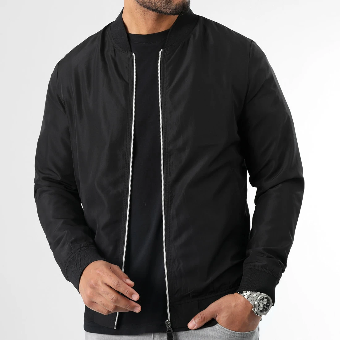 Offres 🔔 Veste Zippée Clubing Bomber Noir de Jack And Jones ❤️ 1 Offres 🔔 Veste Zippée Clubing Bomber Noir de Jack And Jones ❤️